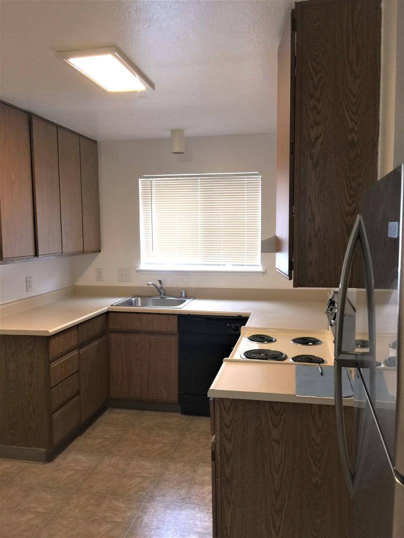 Apartment for rent at Broadmoor, 554 Bancroft Ave #101, San Leandro, CA 94577