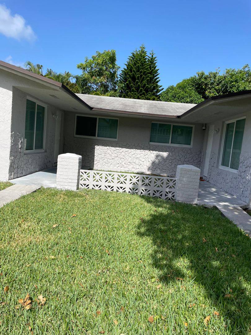 Apartment for rent at 801 NE 2nd St, Hallandale, FL 33009