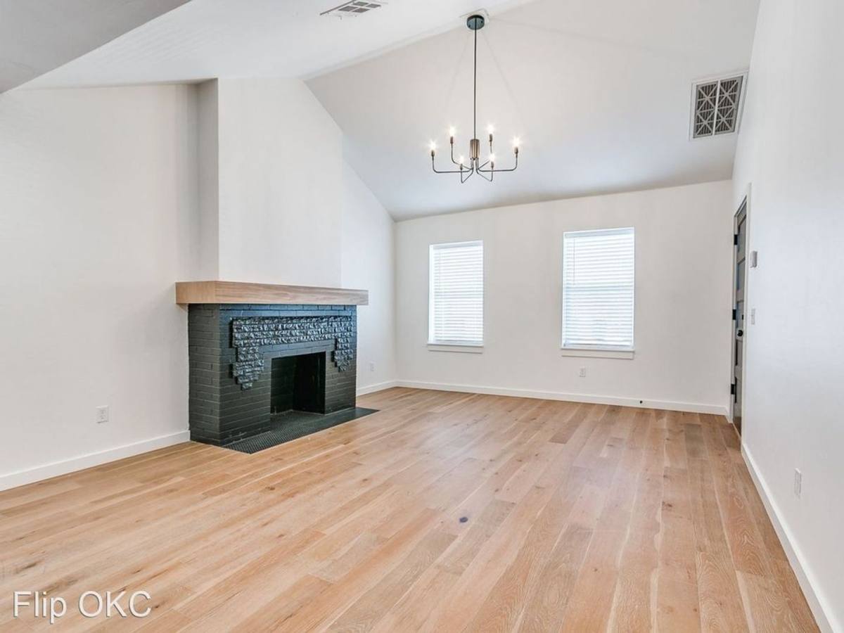 Apartment for rent at 808 NW 23rd St, Oklahoma City, OK 73106