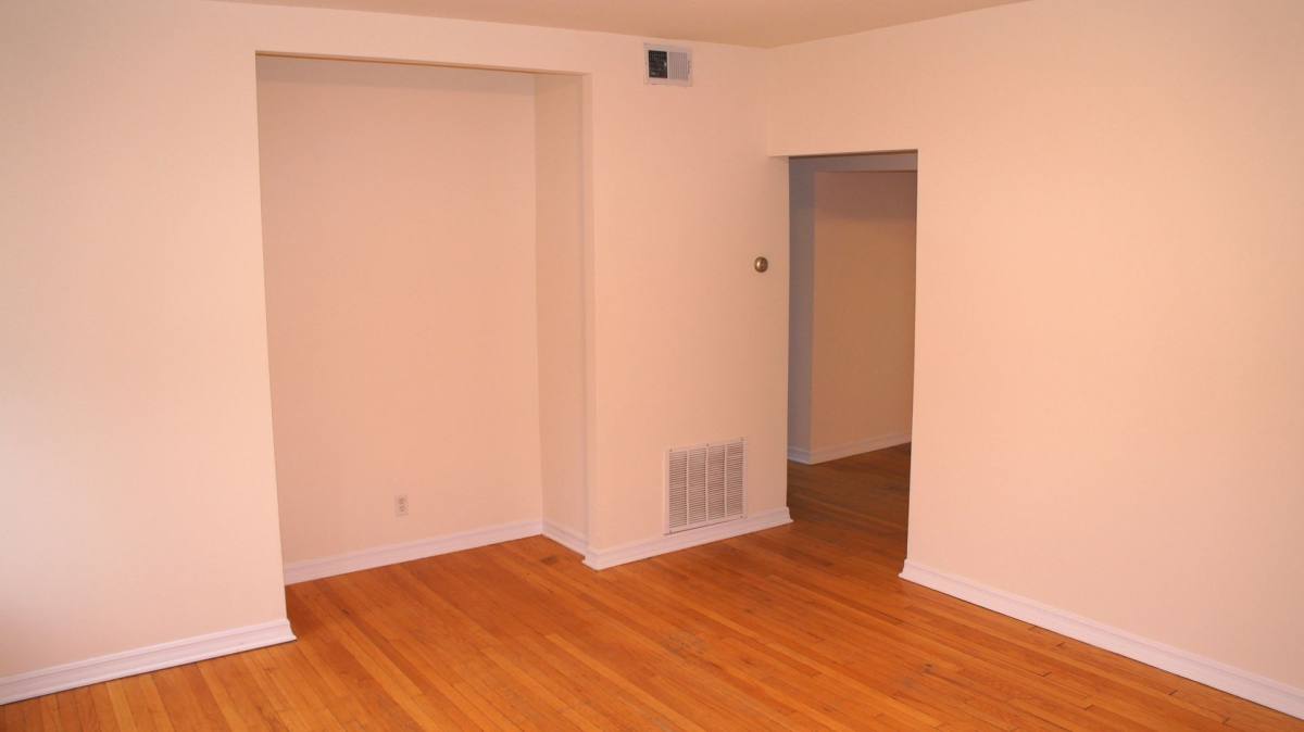 Apartment for rent at 3000 N Whipple, Chicago, IL 60618