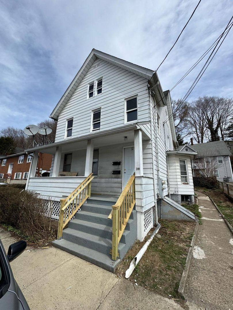 Apartment for rent at 39 Bank St, Derby, CT 06418