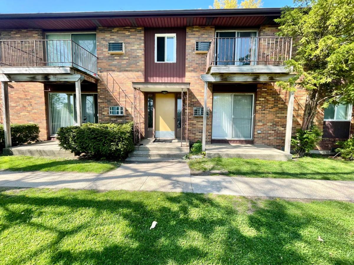 Apartment for rent at 2129 Cambridge Dr, Kalamazoo, MI 49001