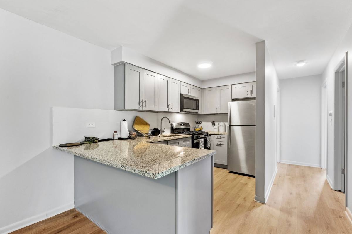 Apartment for rent at 812 N Pioneer Rd, Waukegan, IL 60085