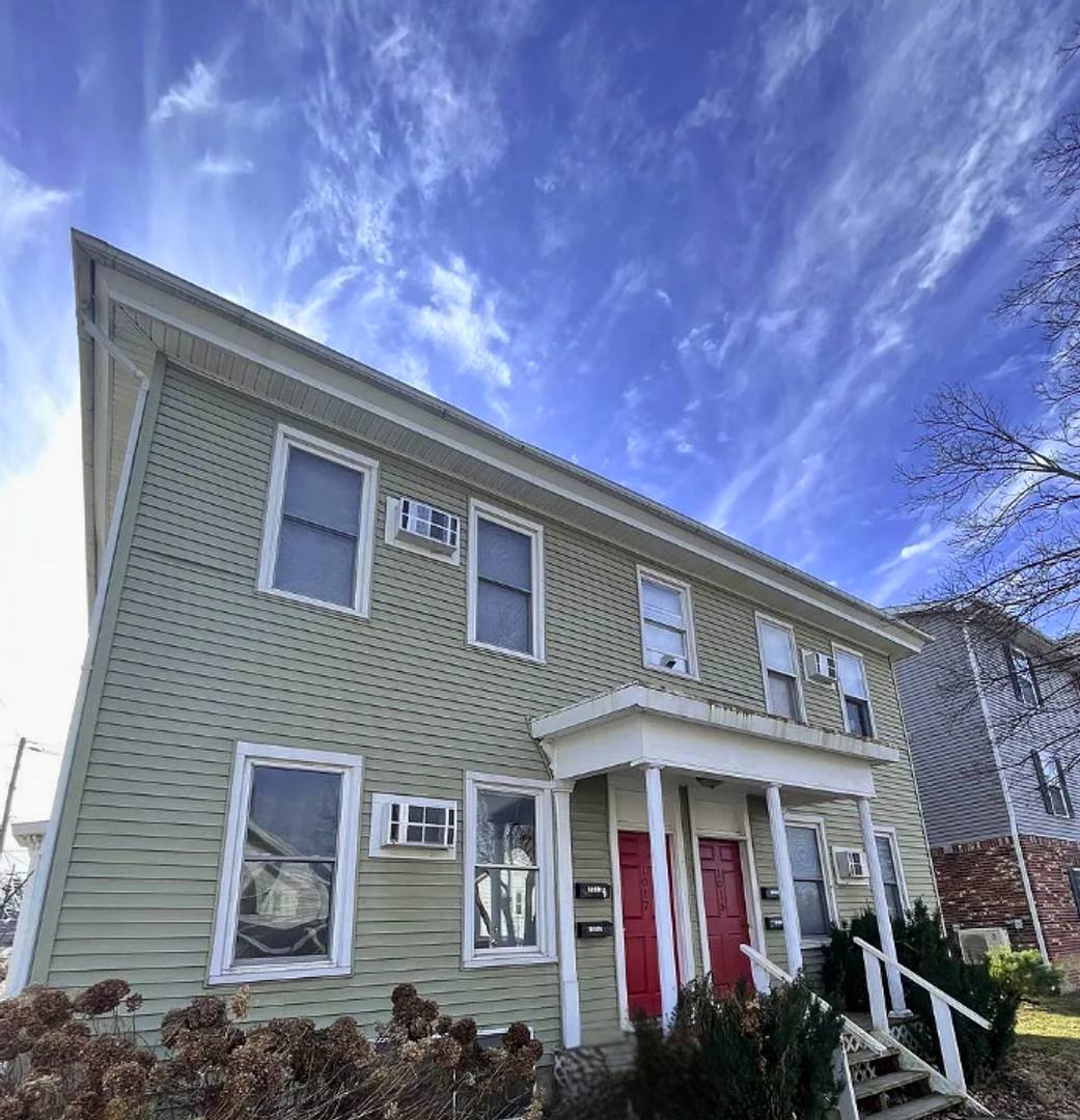 Apartment for rent at 1015-1017 Ferry, Lafayette, IN 47901