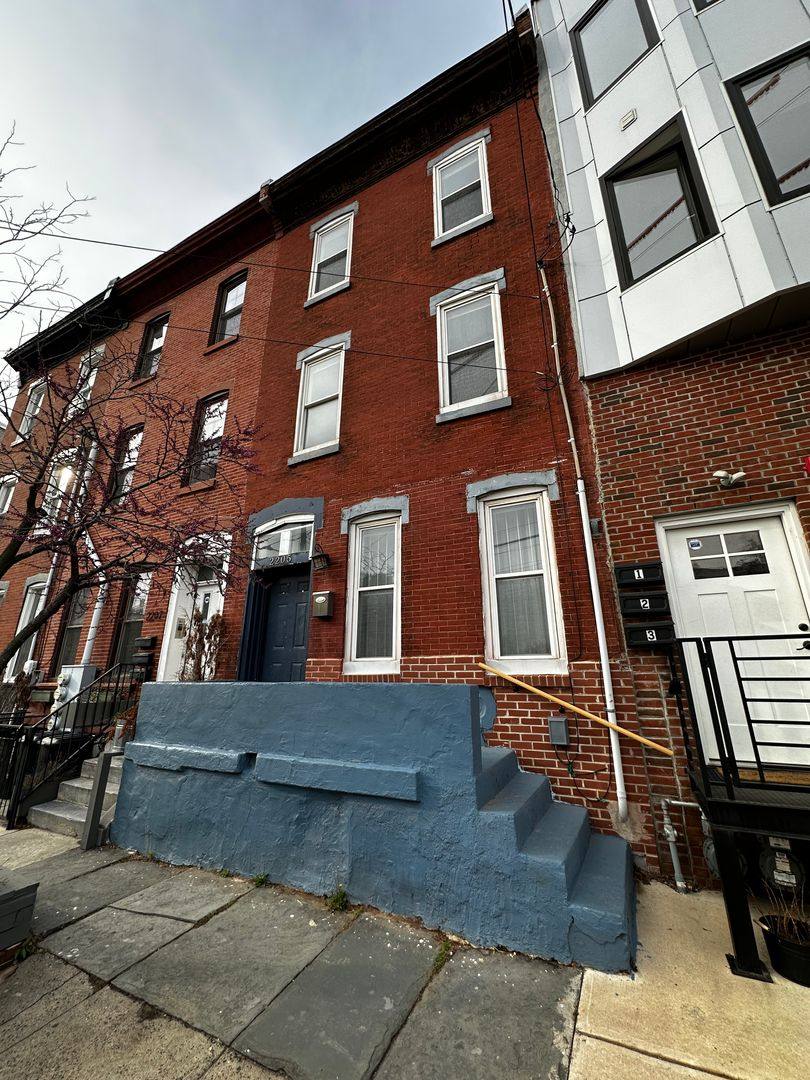 Apartment for rent at 2205 W Thompson St, Philadelphia, PA 19121