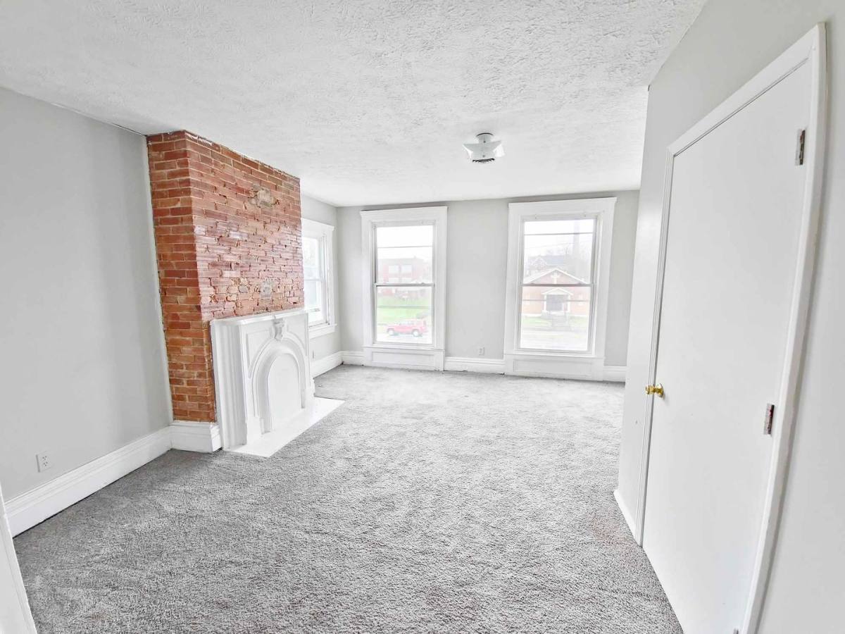 Apartment for rent at 2224 W Jefferson St, Louisville, KY 40212