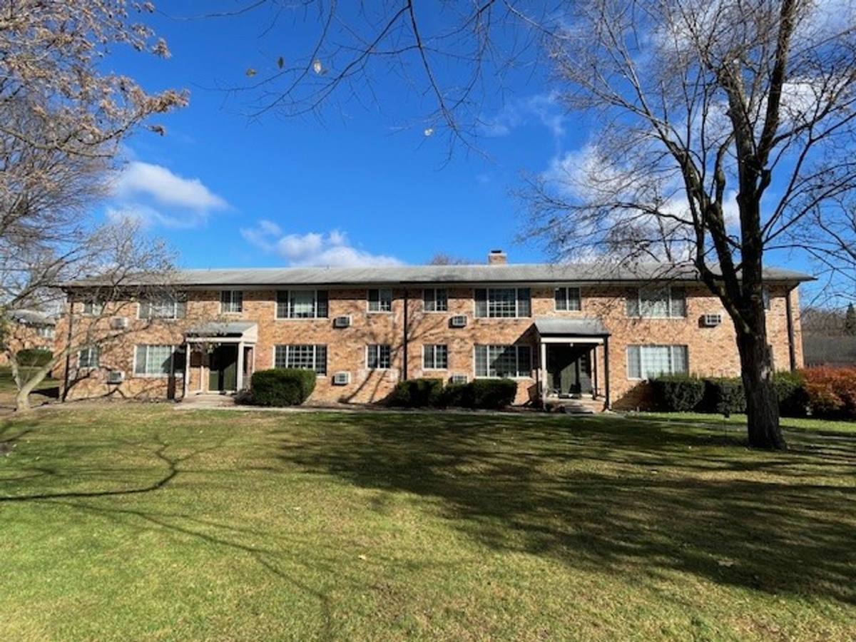 Apartment for rent at 855 E Commerce St, Milford, MI 48381