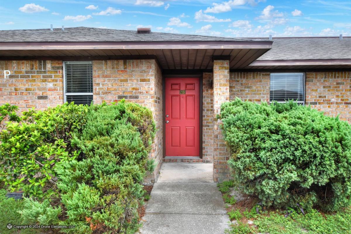 Apartment for rent at 2200 Clover Ridge Court, Eagle Lake, FL 33839
