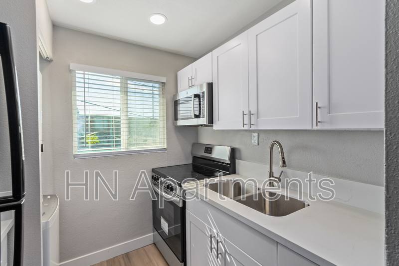 Apartment for rent at 2146 E Taylor St #10, Phoenix, AZ 85006