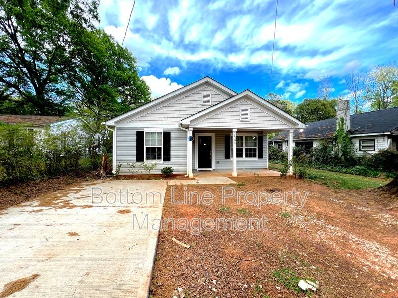 House for rent at 2546 Hemphill St, Charlotte, NC 28208