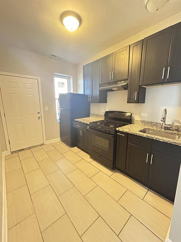Apartment for rent at 7222 S Harvard Ave #3S, Chicago, IL 60621