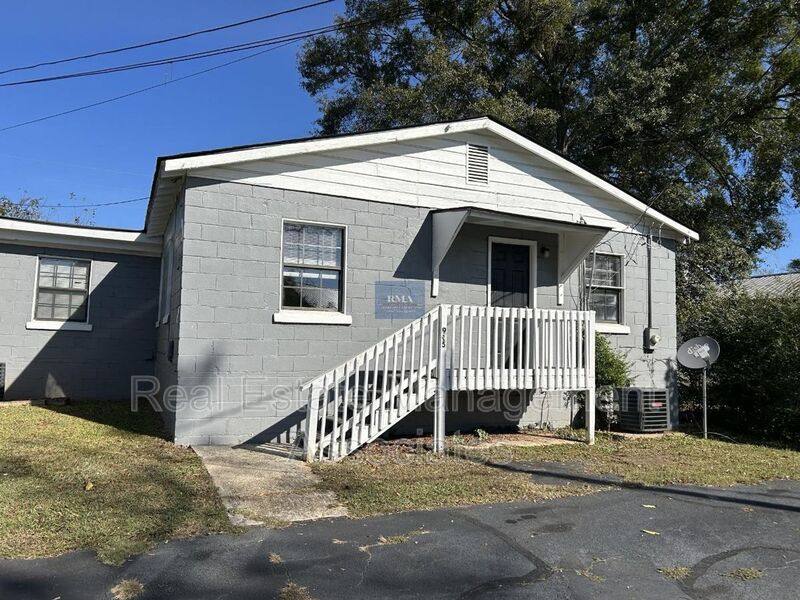 Apartment for rent at 915 Cleveland St, Griffin, GA 30223
