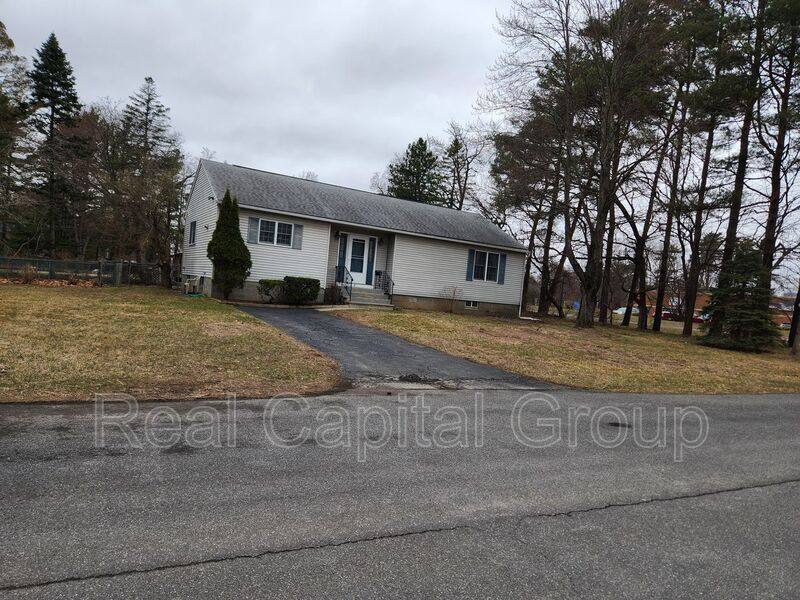 House for rent at 1A Oathout Lane, Latham, NY 12110
