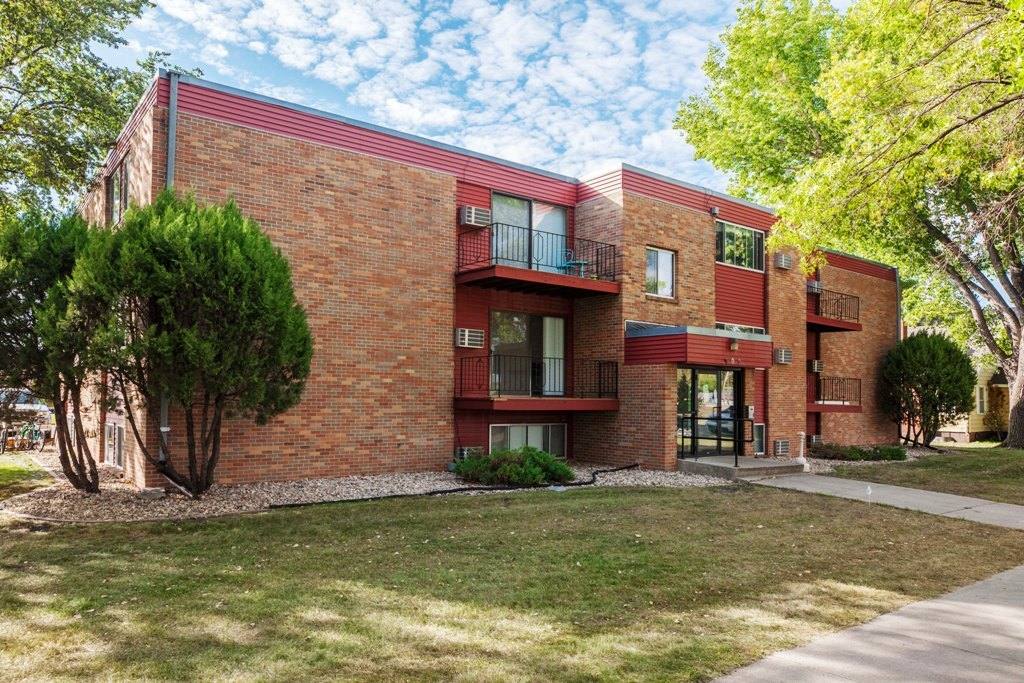 Apartment for rent at 902 15th St N, Fargo, ND 58102