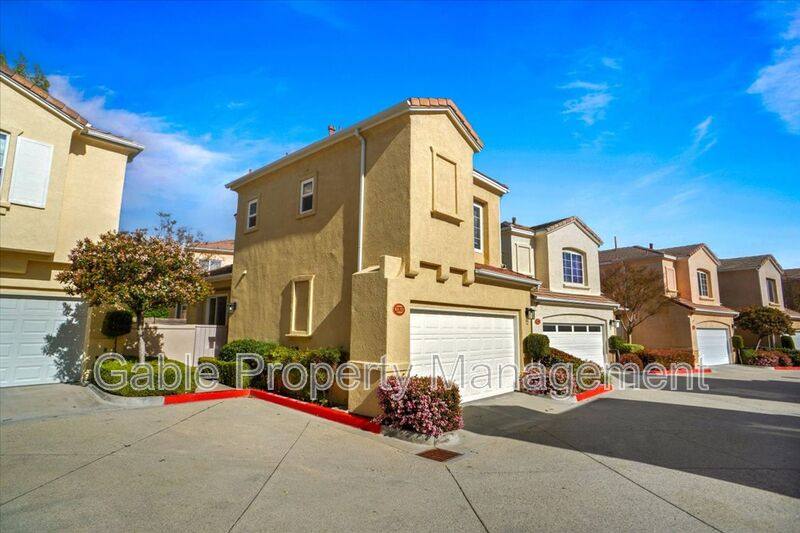 Townhouse for rent at 27870 Crown Court Circle #85, Valencia, CA 91354