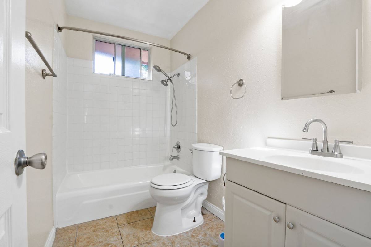 Apartment for rent at 10132 Alondra Blvd, Bellflower, CA 90706