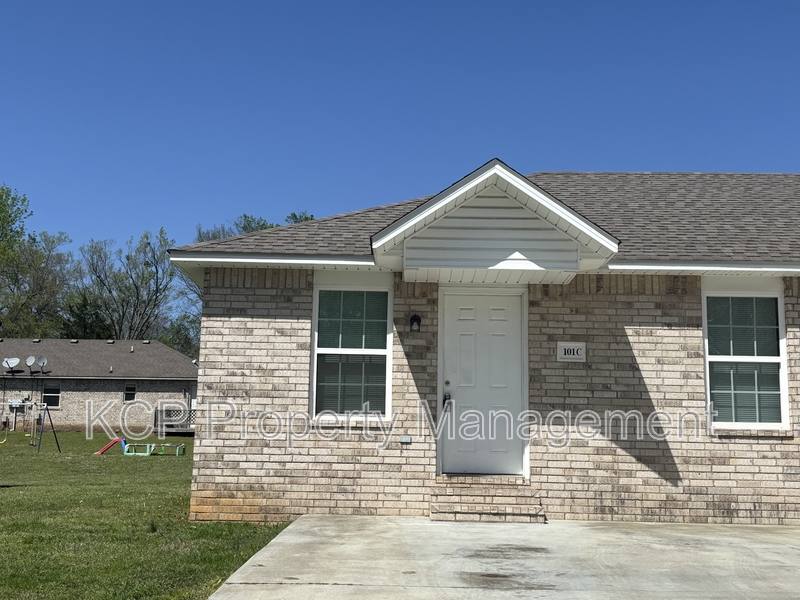 Apartment for rent at 101 C Perciful St #101C, Roland, OK 74954
