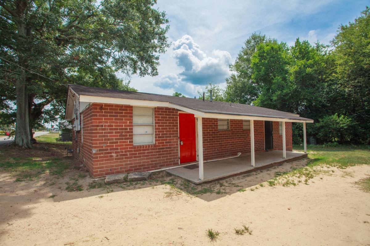 Apartment for rent at 741 Woodard Ave, Macon, GA 31204