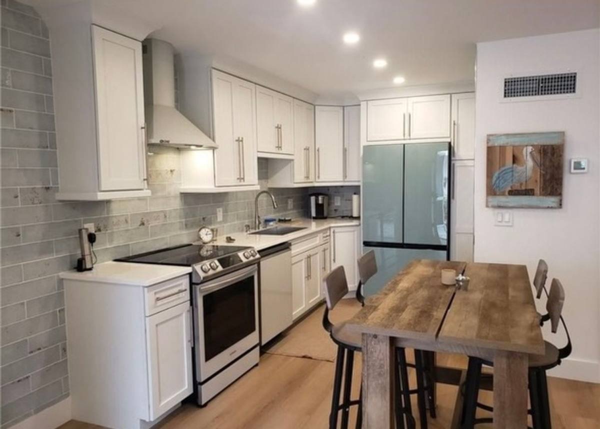 Apartment for rent at 780 10th Ave S, Naples, FL 34102