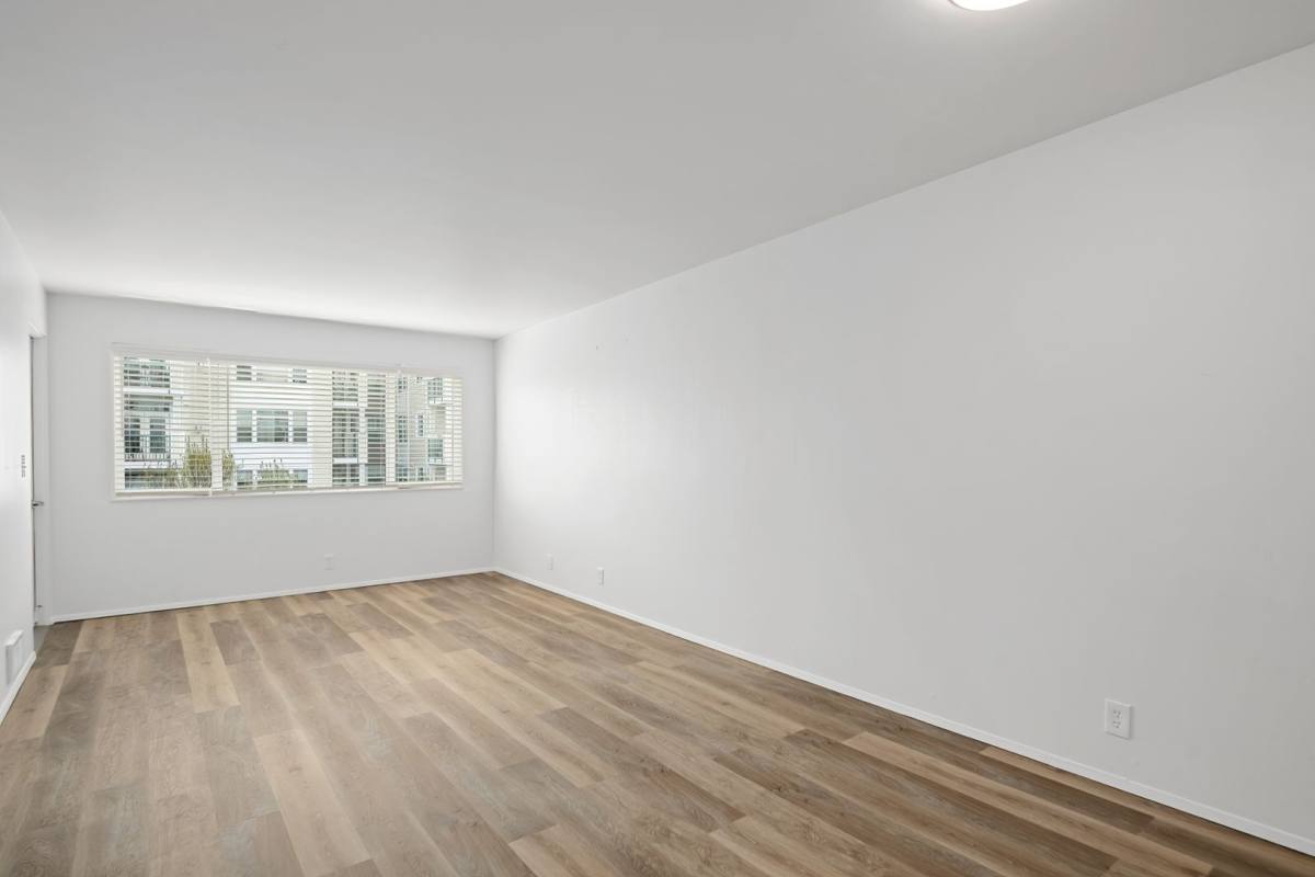 Apartment for rent at 409 W Mercer St, Seattle, WA 98119