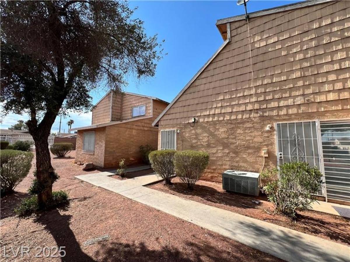 House for rent at 5165 Gray Lane, Las Vegas, NV 89119