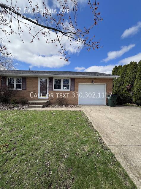 Townhouse for rent at 1647 California Ave, Louisville, OH 44641