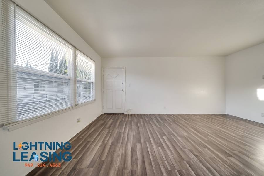 Apartment for rent at 14759 1 2 Vanowen #4B, Van Nuys, CA 91405