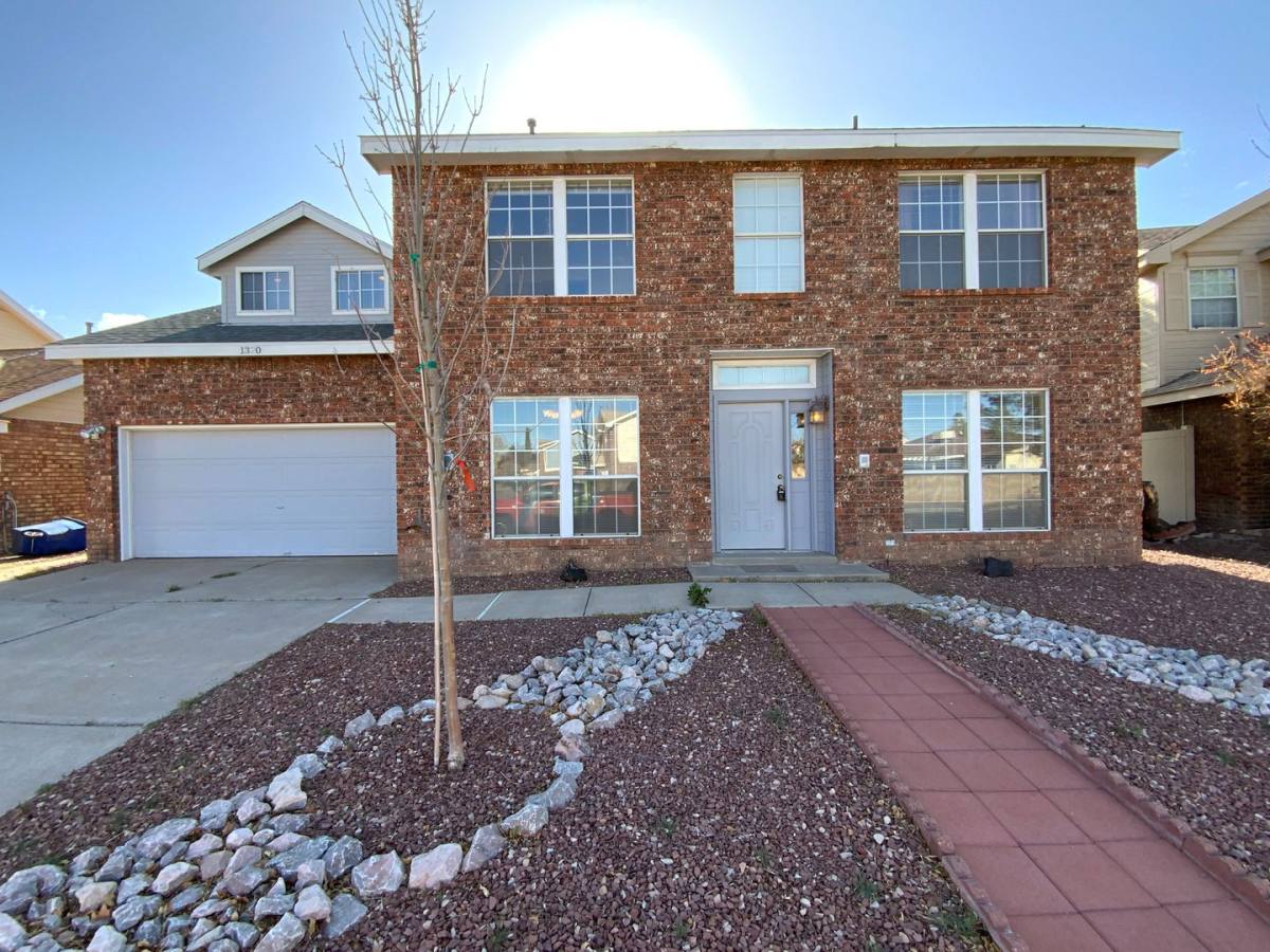 House for rent at 1320 Somerset Dr NW, Albuquerque, NM 87120