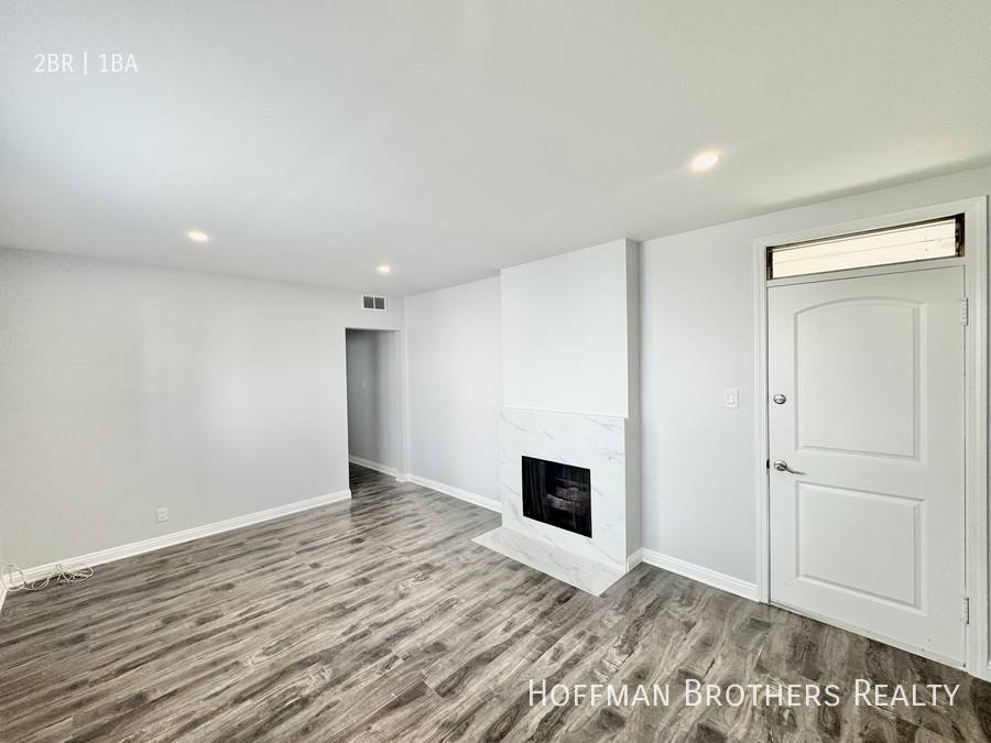 Apartment for rent at 425 N Oakhurst Dr #110, Beverly Hills, CA 90210