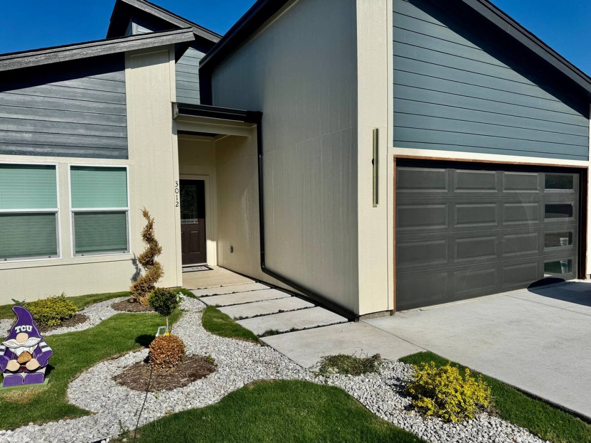 House for rent at 3012 Paluxy Trail, Granbury, TX 76048
