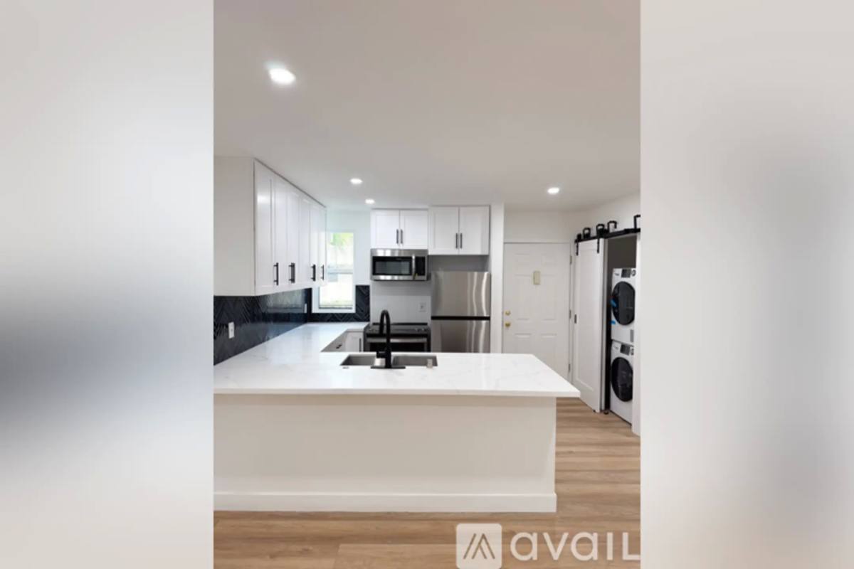 Apartment for rent at 17000 Burbank Blvd, Encino, CA 91316