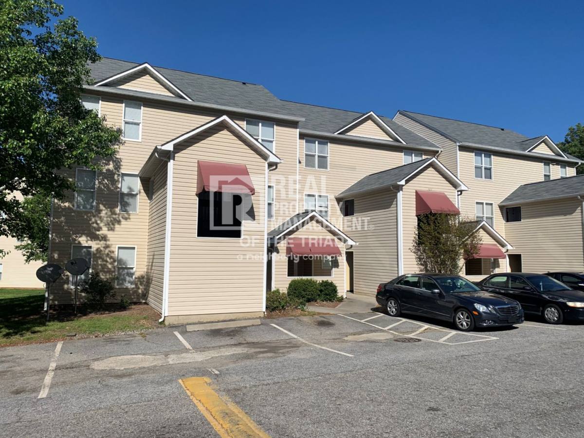 Apartment for rent at 308 Ardale Dr, High Point, NC 27260