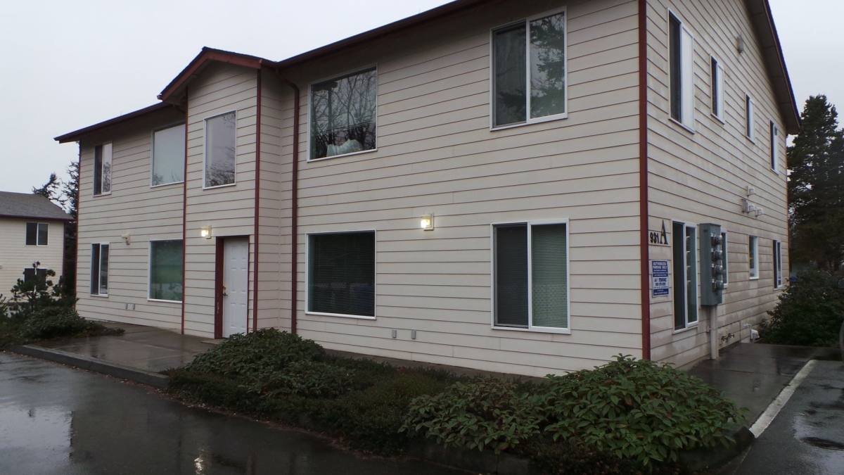 Apartment for rent at 931-B SE Ely St, Oak Harbor, WA 98277