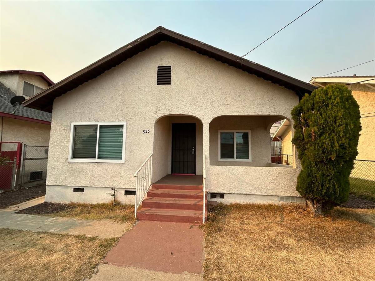 House for rent at 925 Calzona St, Los Angeles, CA 90023