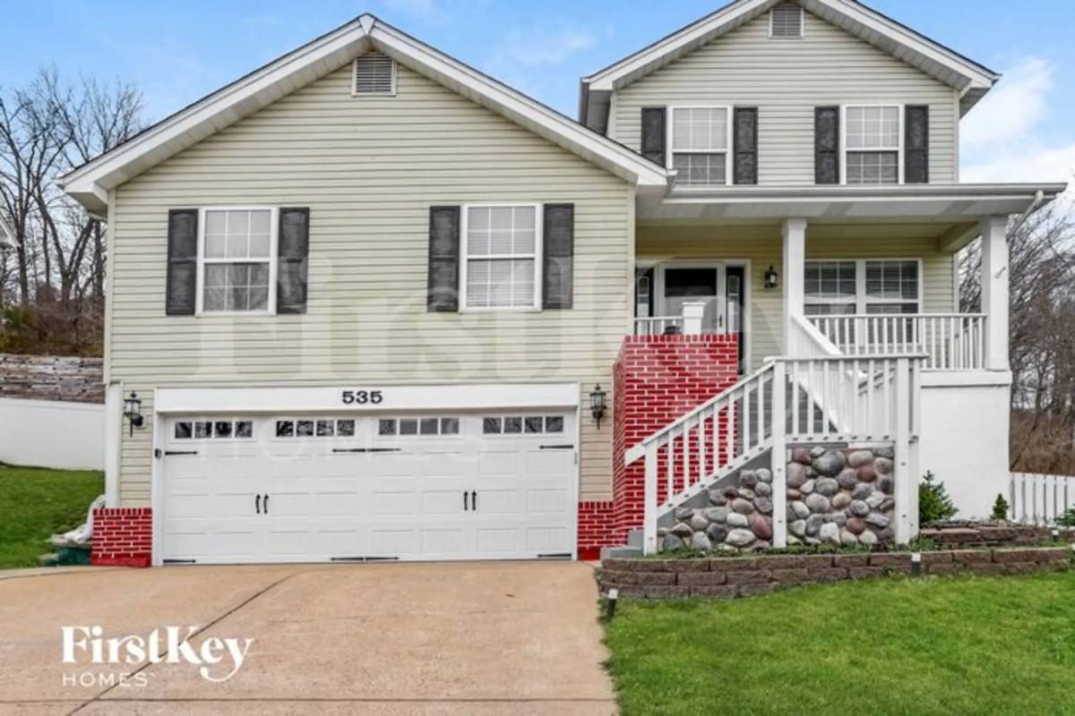 House for rent at 535 Elm Crossing Court, Ballwin, MO 63021