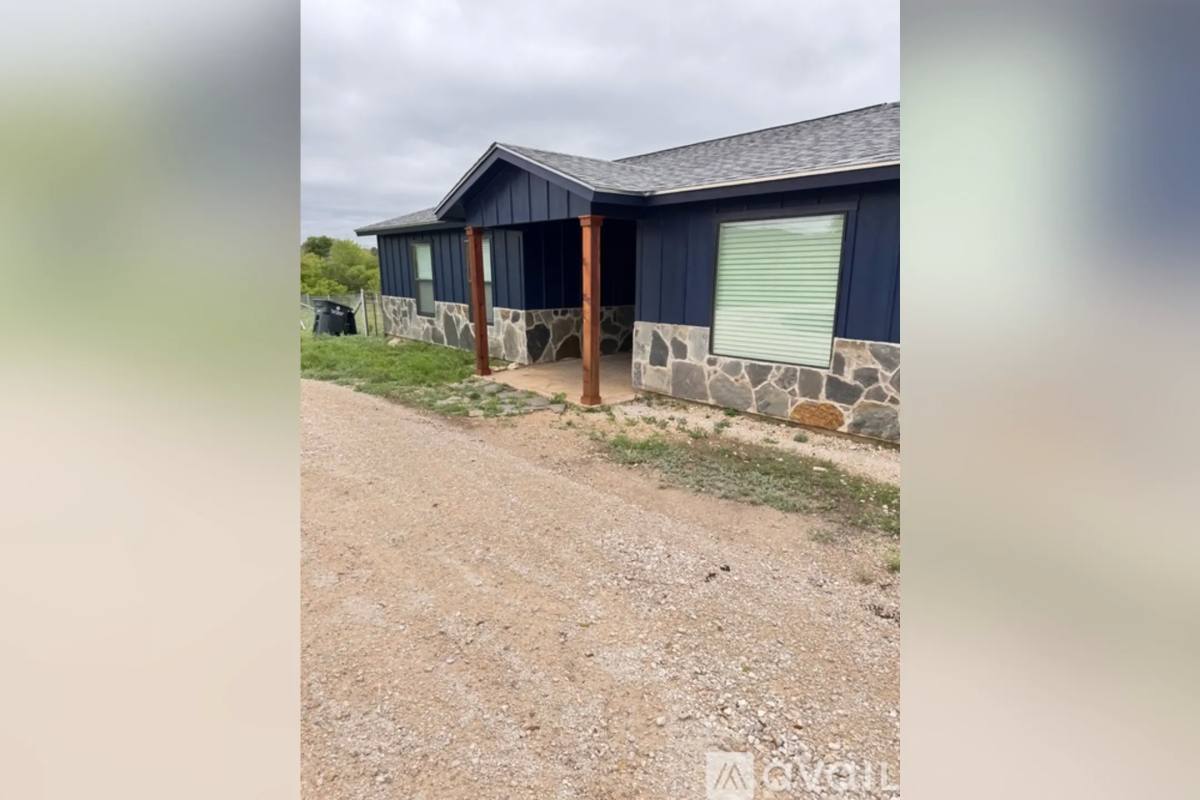 House for rent at 370 Red Byrd Lane, Pipe Creek, TX 78063
