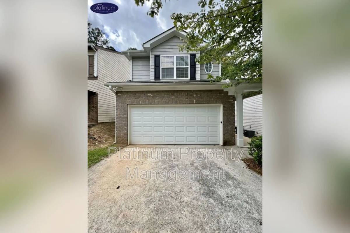 House for rent at 4451 Ravenwood Dr, Union City, GA 30291