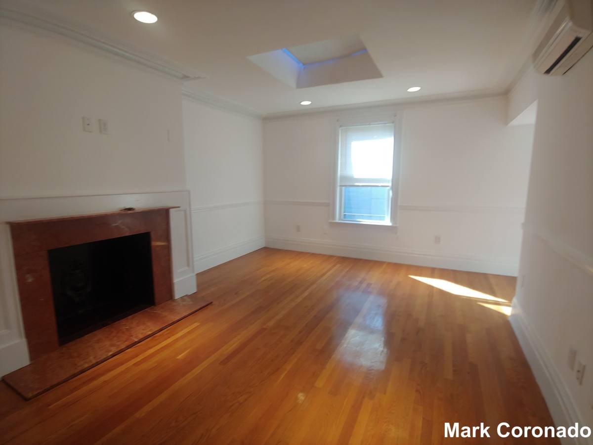 Apartment for rent at 254 Newbury #5, Boston, MA 02116