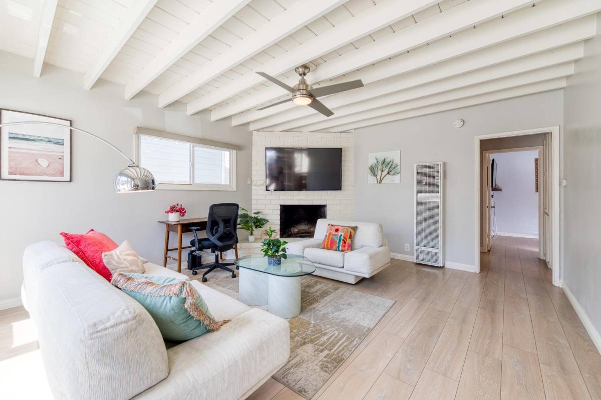 Apartment for rent at 115 31st St #CHARMING Beach Cotta, Hermosa Beach, CA 90254