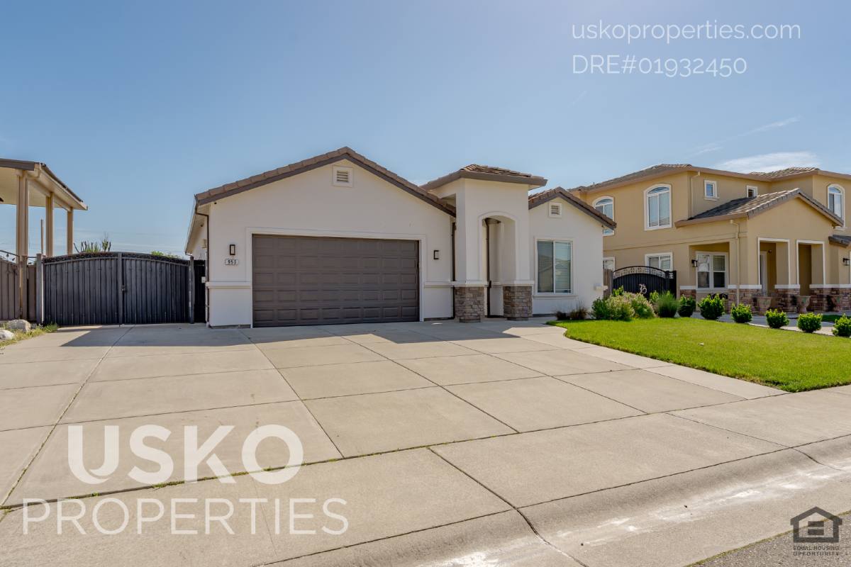 950 Sloboda Ave, Sacramento, CA 95838