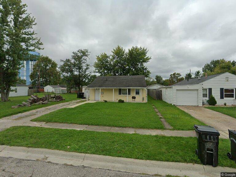 House for rent at 613 Weller Rd, Elyria, OH 44035