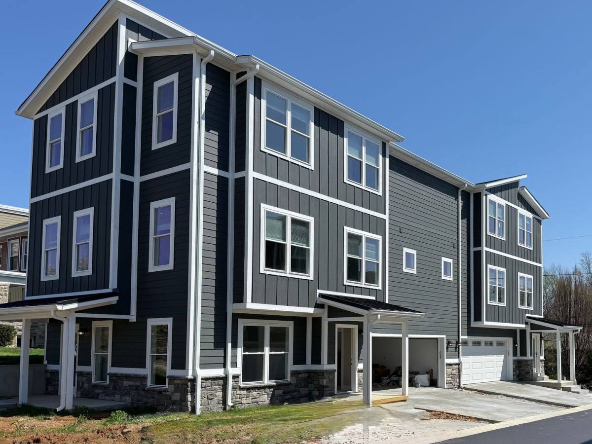 Townhouse for rent at 1124 N College Ave, Bloomington, IN 47404