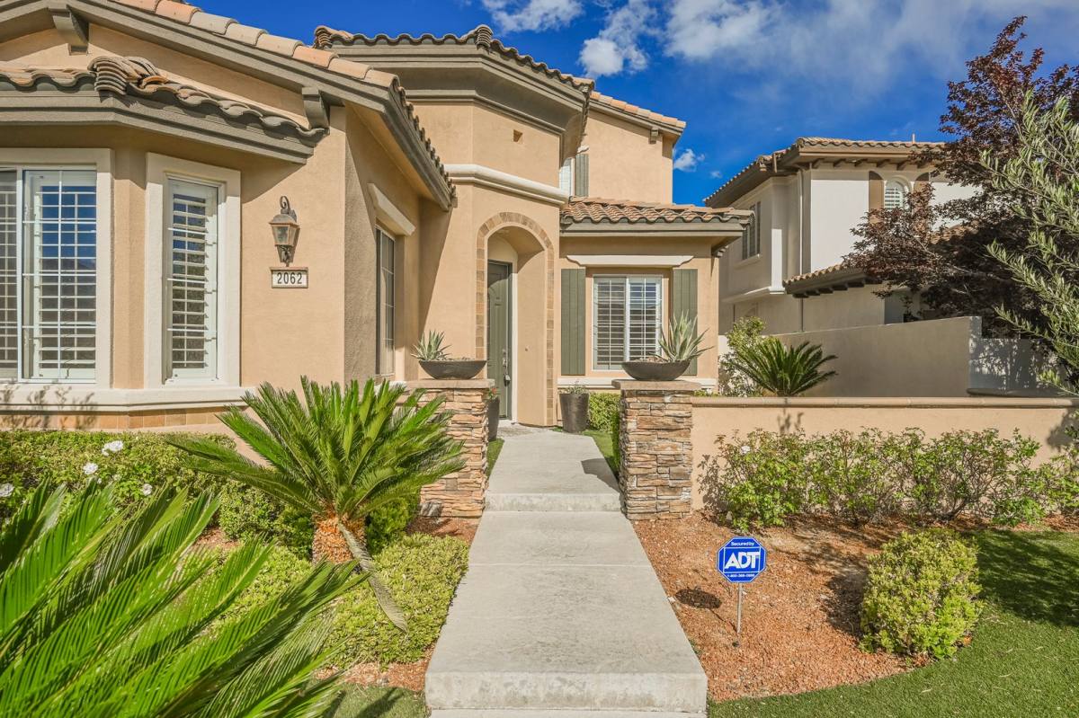 House for rent at 2062 Country Cove Court, Las Vegas, NV 89135