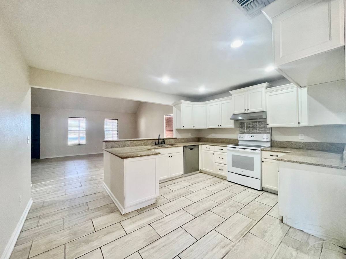 House for rent at 337 Bella Vista Lane, Martindale, TX 78655