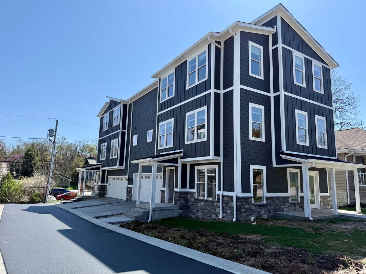 Townhouse for rent at 1120 N College Ave, Bloomington, IN 47404