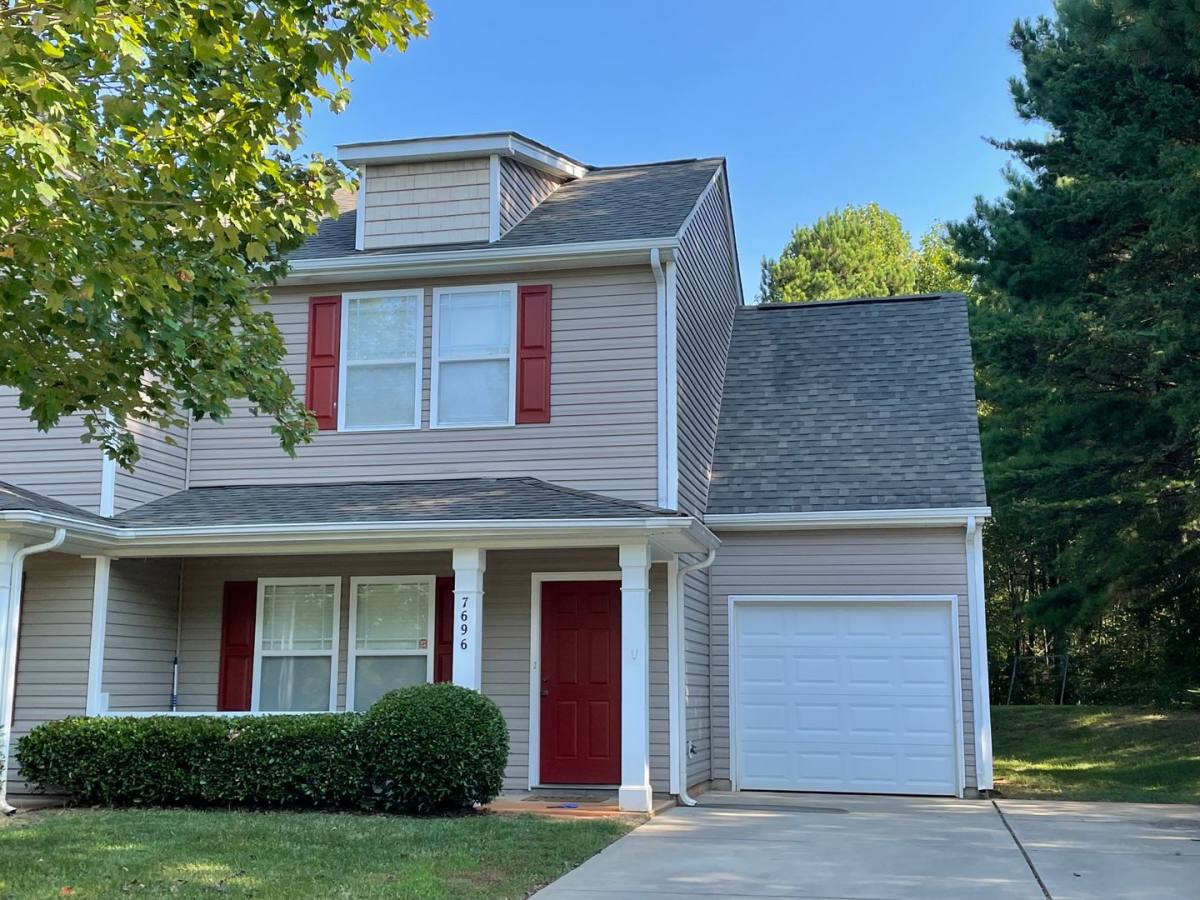 Townhouse for rent at 7696 Keistlers Store Rd, Sherrills Ford, NC 28673