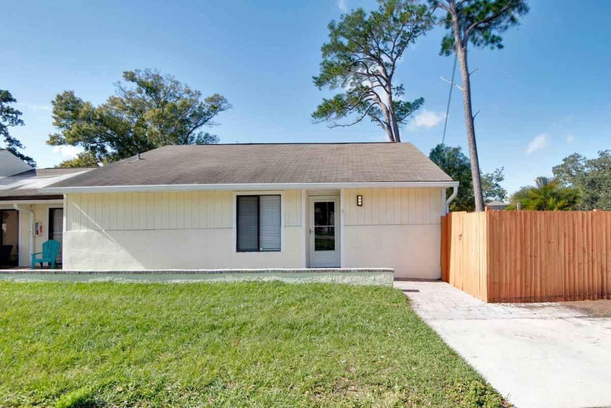 Apartment for rent at 580 Skinner Blvd, Dunedin, FL 34698