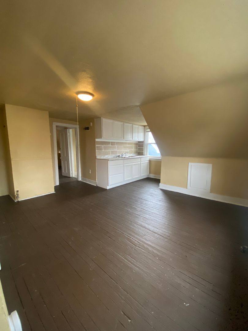 Apartment for rent at 9118 Yale Ave, Cleveland, OH 44108