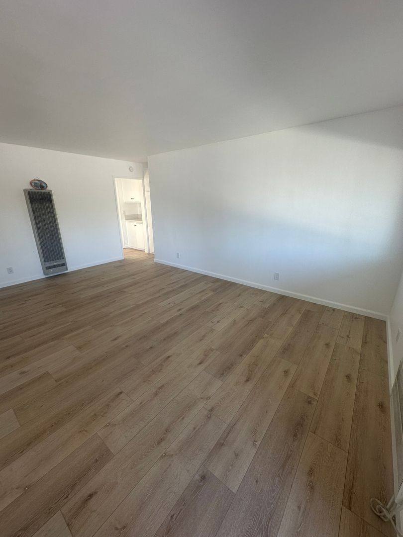 Apartment for rent at 1107 W Broadway, Anaheim, CA 92805