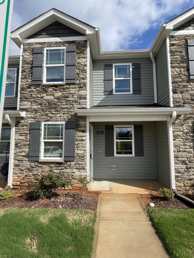 Townhouse for rent at 1022 Peony Lane, Youngsville, NC 27596